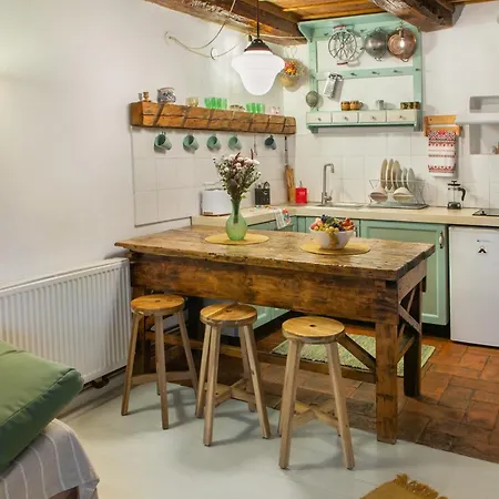 Bike House - 250-year-old Restored House In A Quiet Area Apartamento *